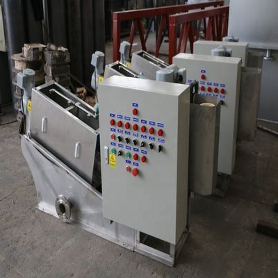 Multidisk-Schraubpresse-Schlamm-Dehydratorausrüstung für die Behandlung von Milchschlamm